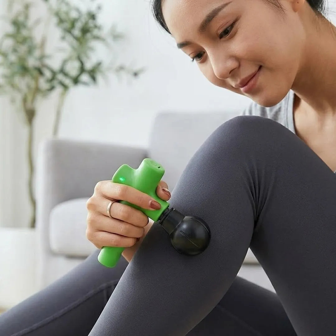 MINI PISTOLA MASAJEADORA MUSCULAR ELÉCTRICA PORTÁTIL RECARGABLE USB CON CABEZAL DE IMPACTO PARA ALIVIO DE TENSIÓN Y RECUPERACIÓN DEPORTIVA