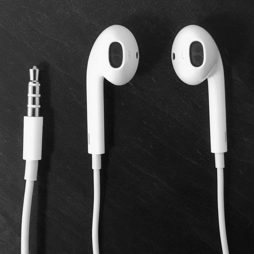 AUDÍFONOS ALÁMBRICOS IN-EAR CON CONECTOR JACK 3.5MM